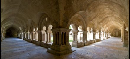 Le christianisme en Occident, de Clovis à saint Martin de Tours, Cluny et les Bénédictins et saint Bernard de Clairvaux et les Cisterciens.